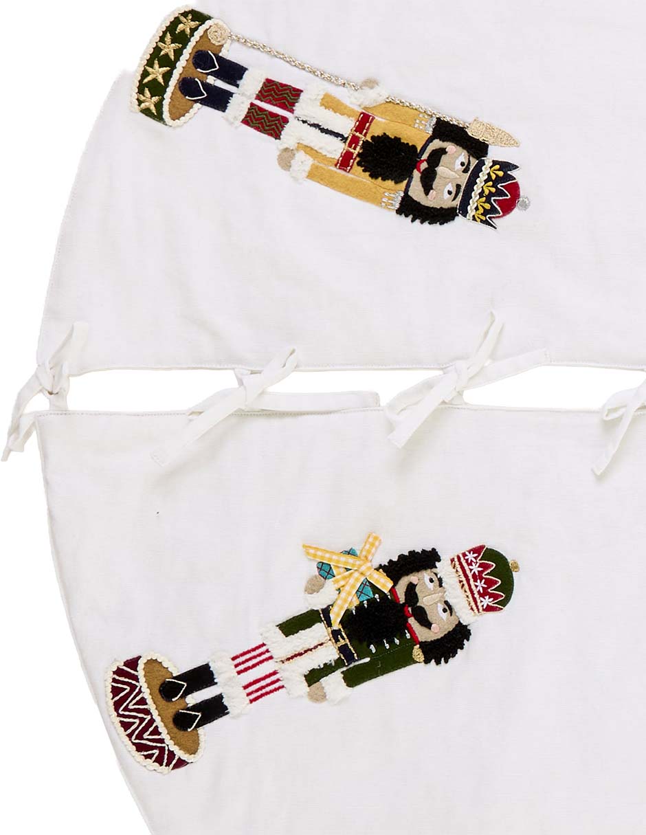 Pie de árbol estampado navideño 3