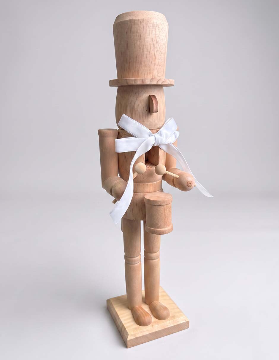 Figura decorativa cascanueces hus holidays de madera 4